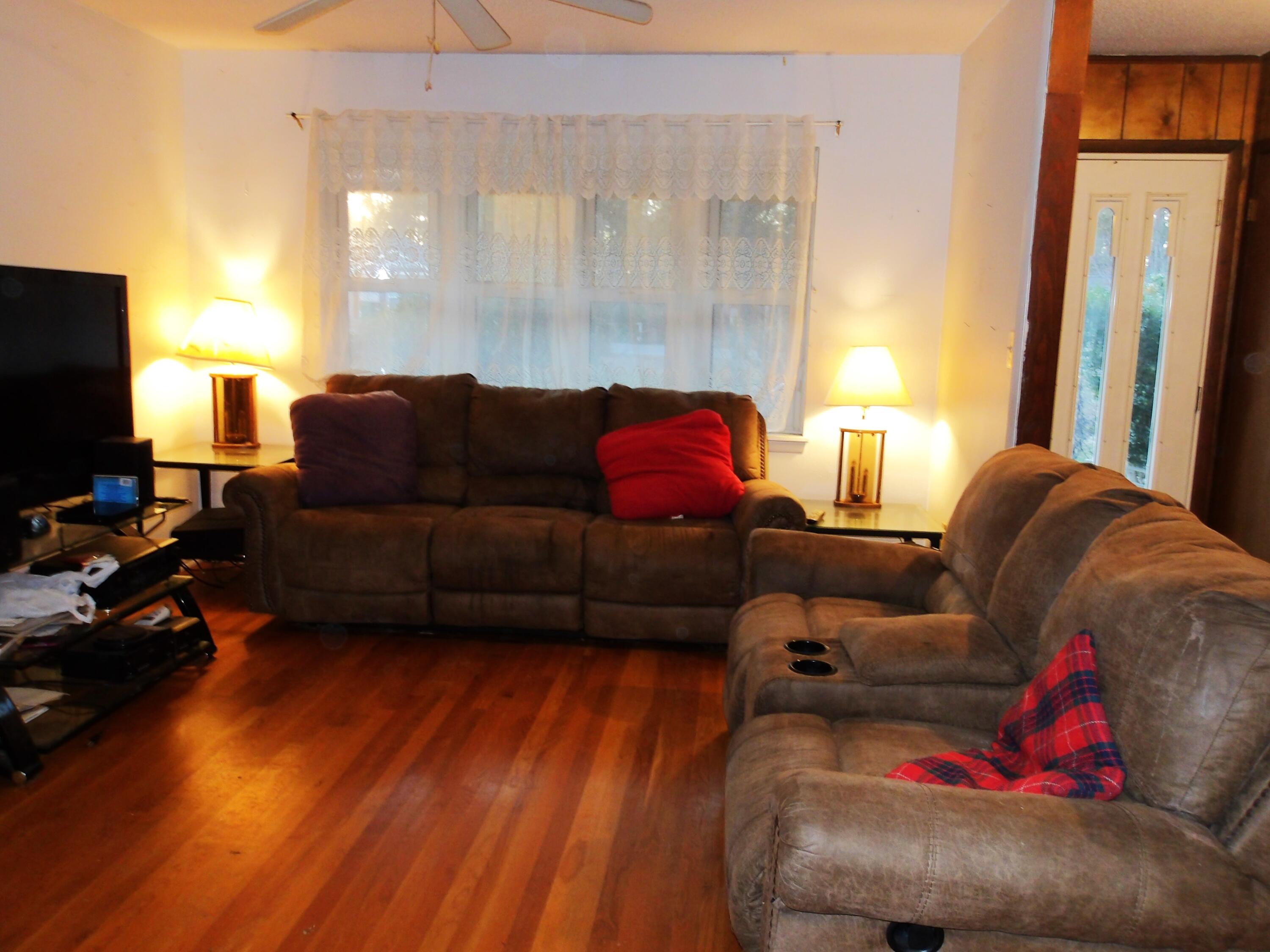 3156 Chestnut Street Crestview, FL 32539 - Photo 9 of 13 Living Room 2