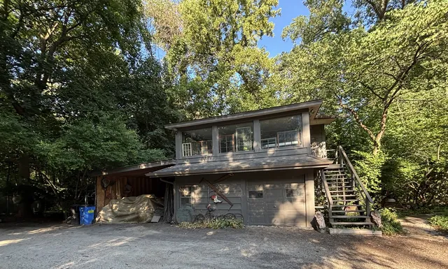 $995,000 | 29W101 Morris Court, Warrenville, IL 60555