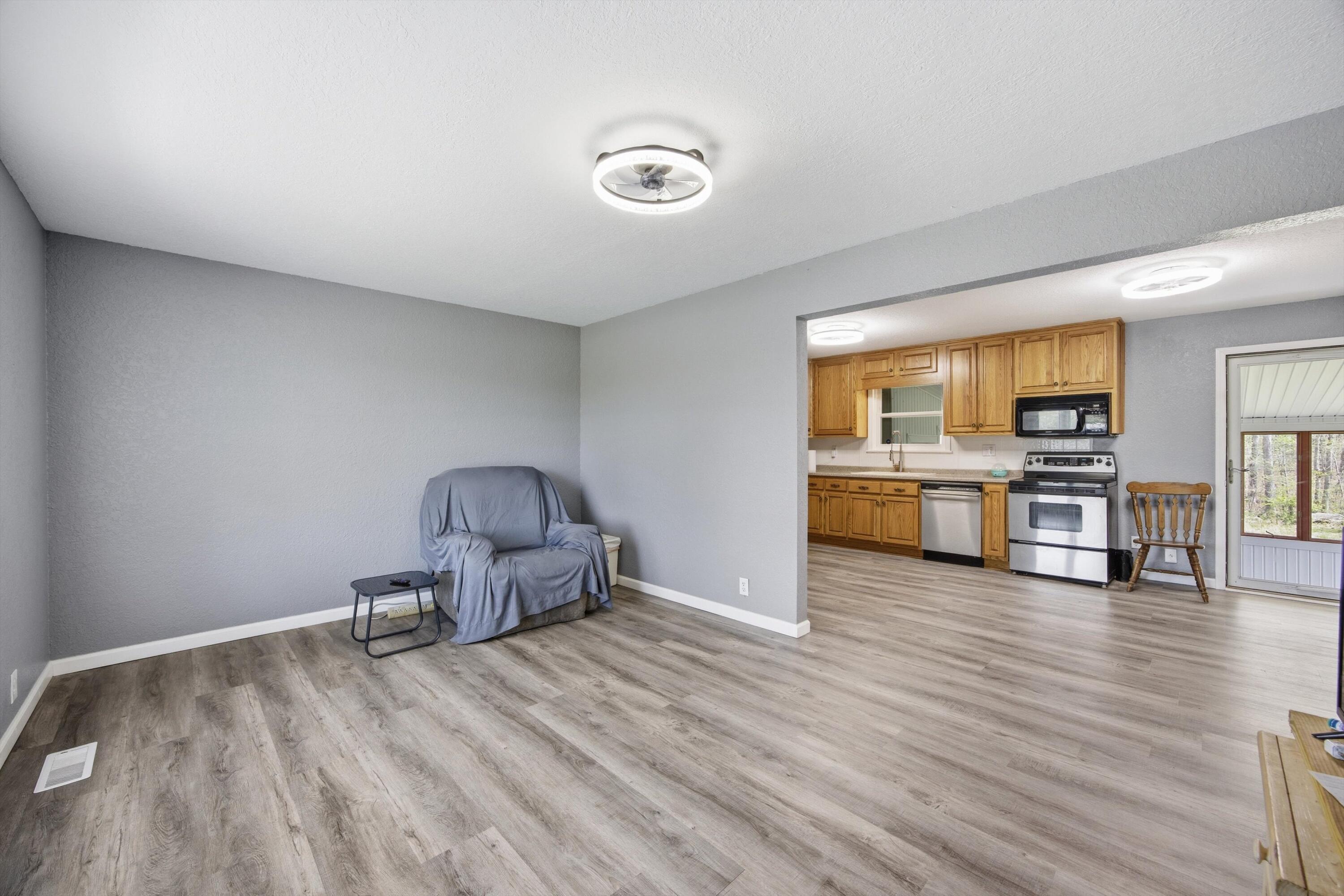 11328 Highway 150 Sequatchie, TN 37374 - Photo 4 of 27 04-090A4913