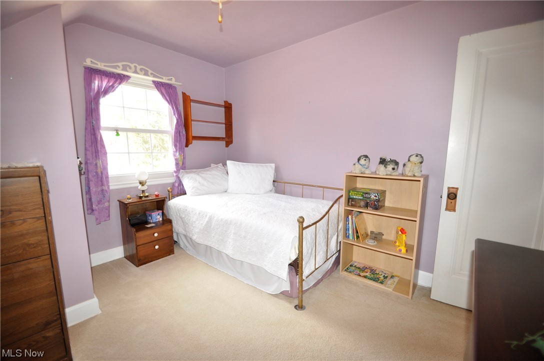 1899 West Pleasant Valley Road Parma, OH 44134 - Photo 29 of 47 View of carpeted bedroom