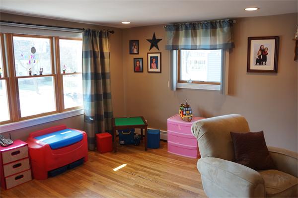 23 Colonial Road Woburn, MA 01801 - Photo 5 of 27