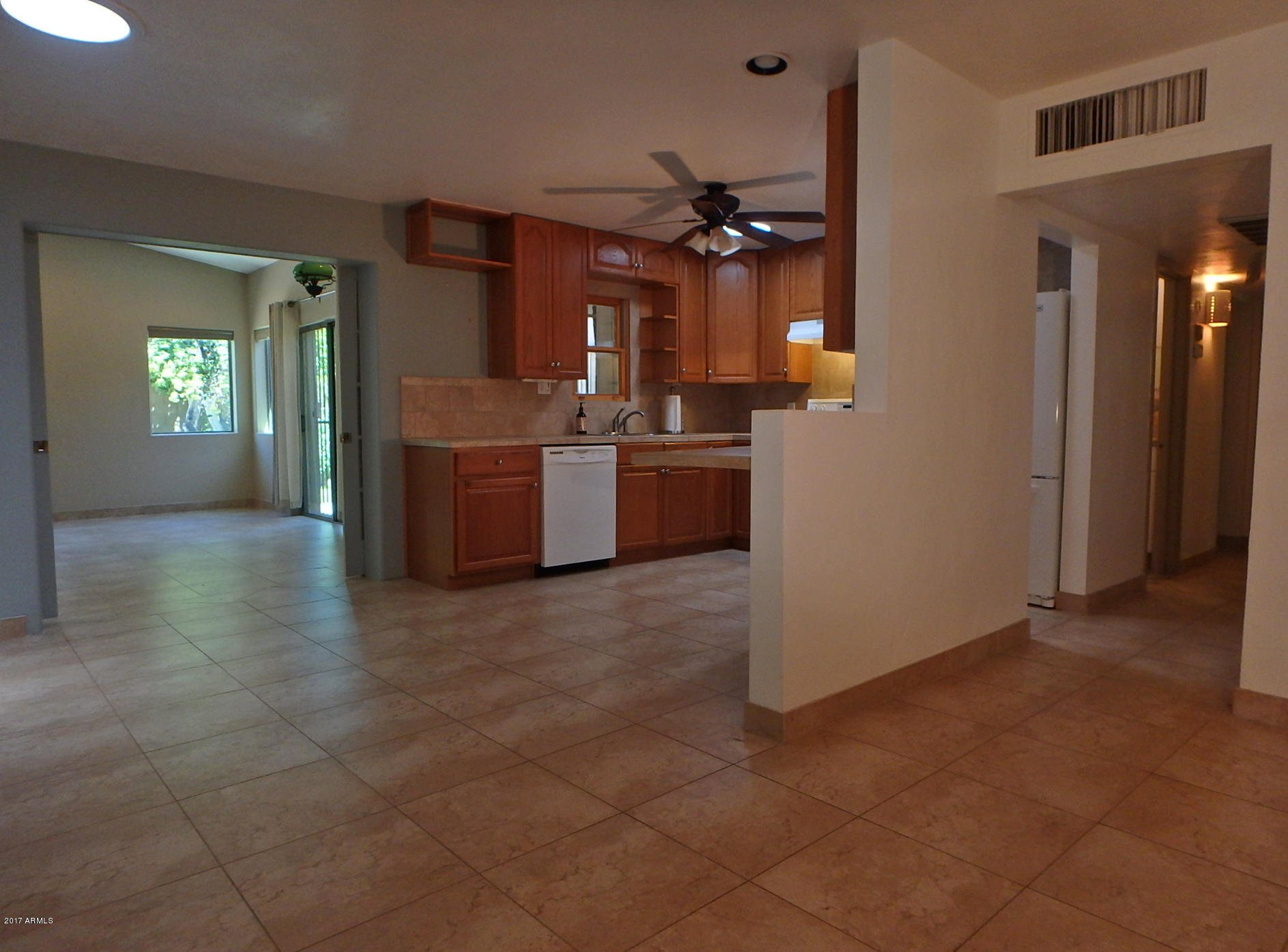 220 West Ruth Avenue Phoenix, AZ 85021 - Photo 11 of 37 Fam Rm - Kitchen