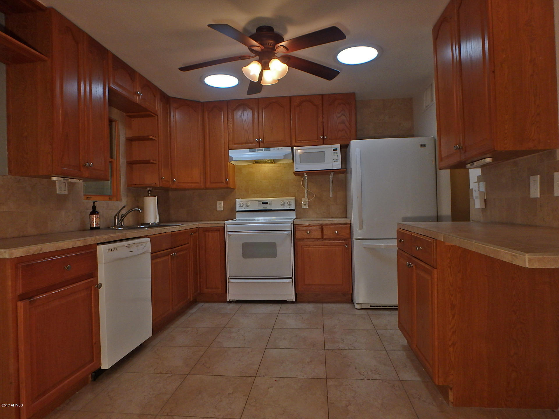 220 West Ruth Avenue Phoenix, AZ 85021 - Photo 13 of 37 Kitchen A