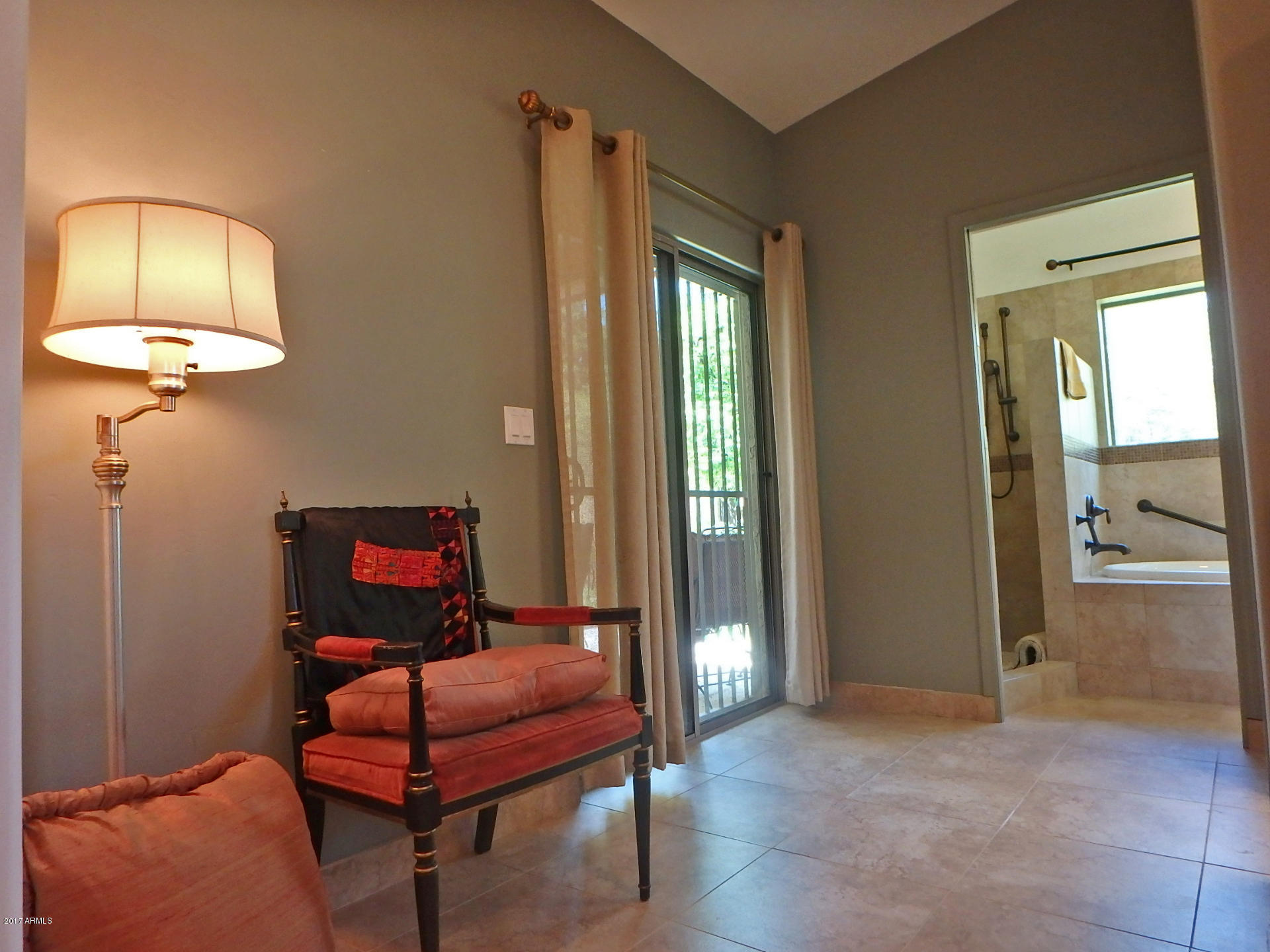 220 West Ruth Avenue Phoenix, AZ 85021 - Photo 25 of 37 Master Sitting Area