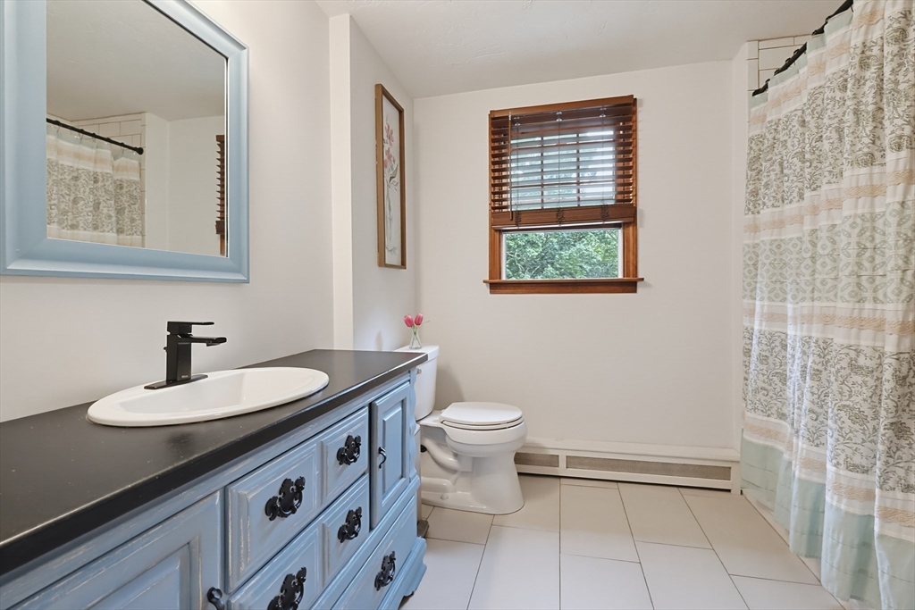 245 Albee Road Uxbridge, MA 01569 - Photo 23 of 42