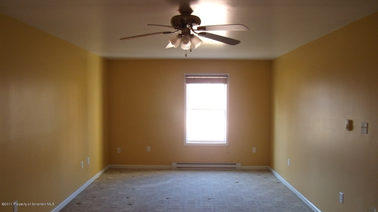 3313 Cotswald Road Tobyhanna, PA 18466 - Photo 17 of 18 Gallery Image 17