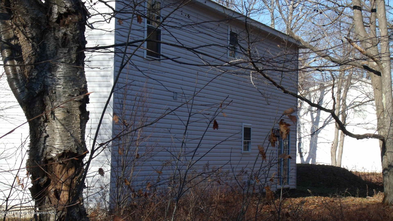3313 Cotswald Road Tobyhanna, PA 18466 - Photo 3 of 18 Gallery Image 3