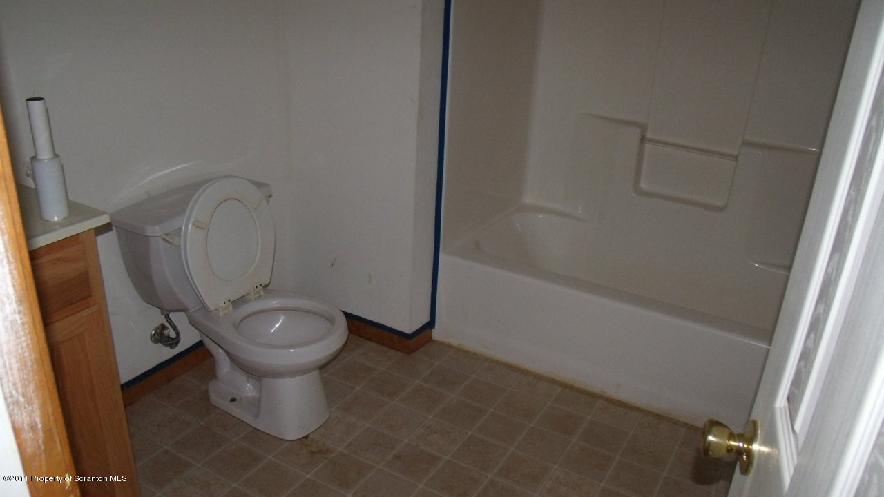 3313 Cotswald Road Tobyhanna, PA 18466 - Photo 7 of 18 Gallery Image 7