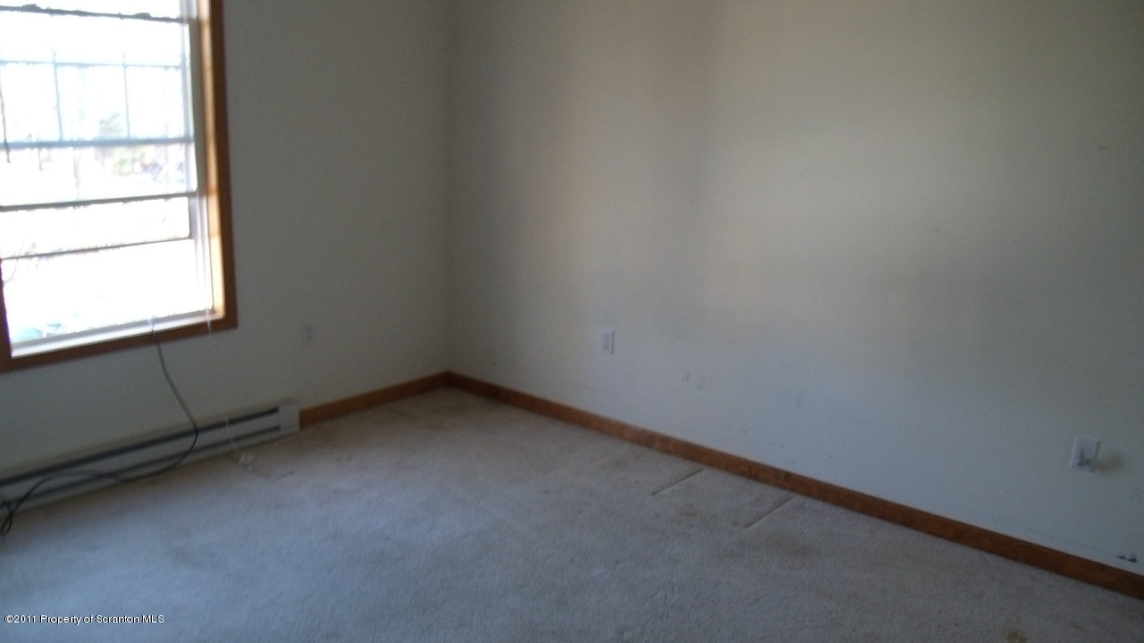 3313 Cotswald Road Tobyhanna, PA 18466 - Photo 9 of 18 Gallery Image 9