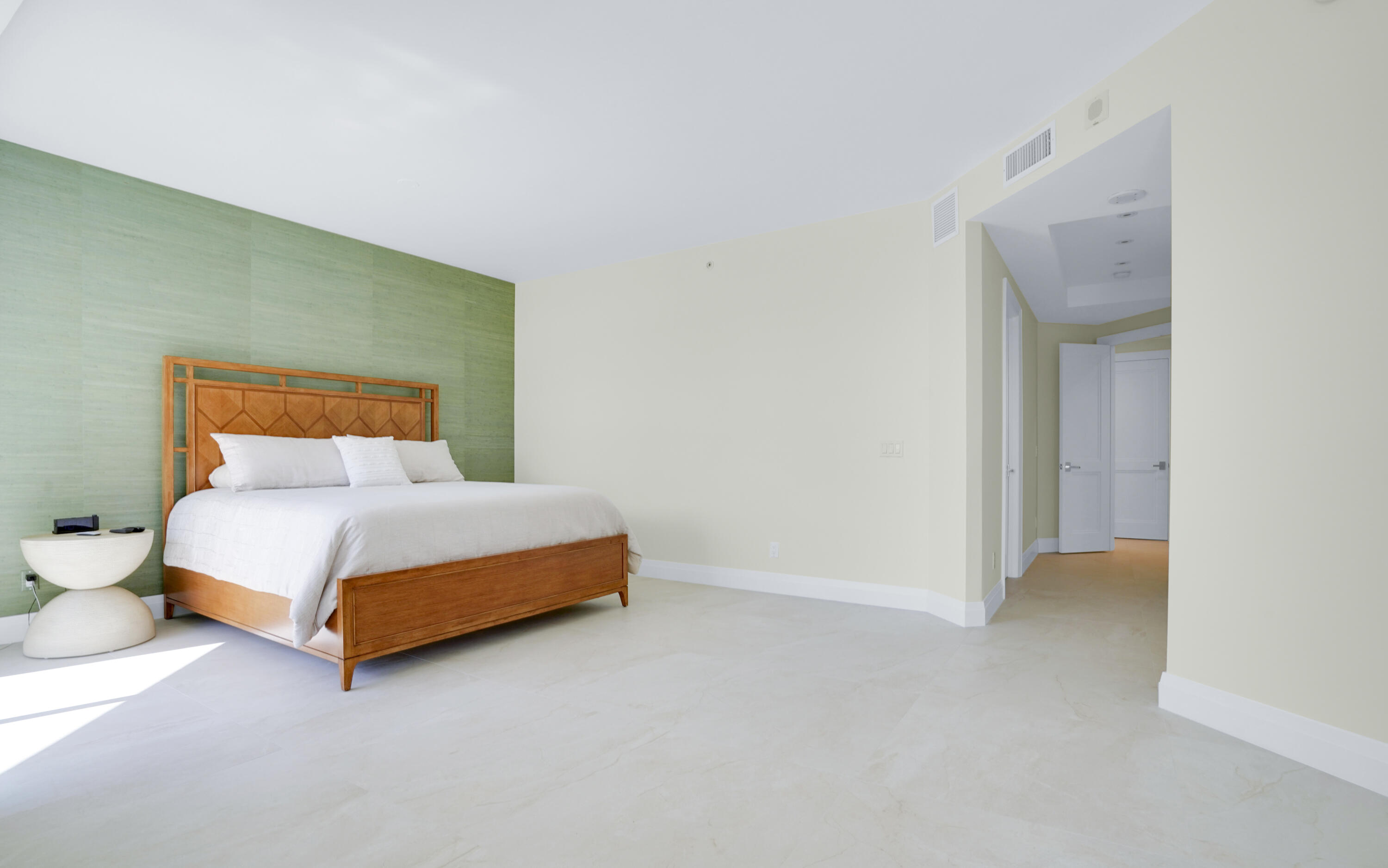 425 South Beach Road, Unit 2O Tequesta, FL 33469 - Photo 19 of 55 ben06747-ben06751