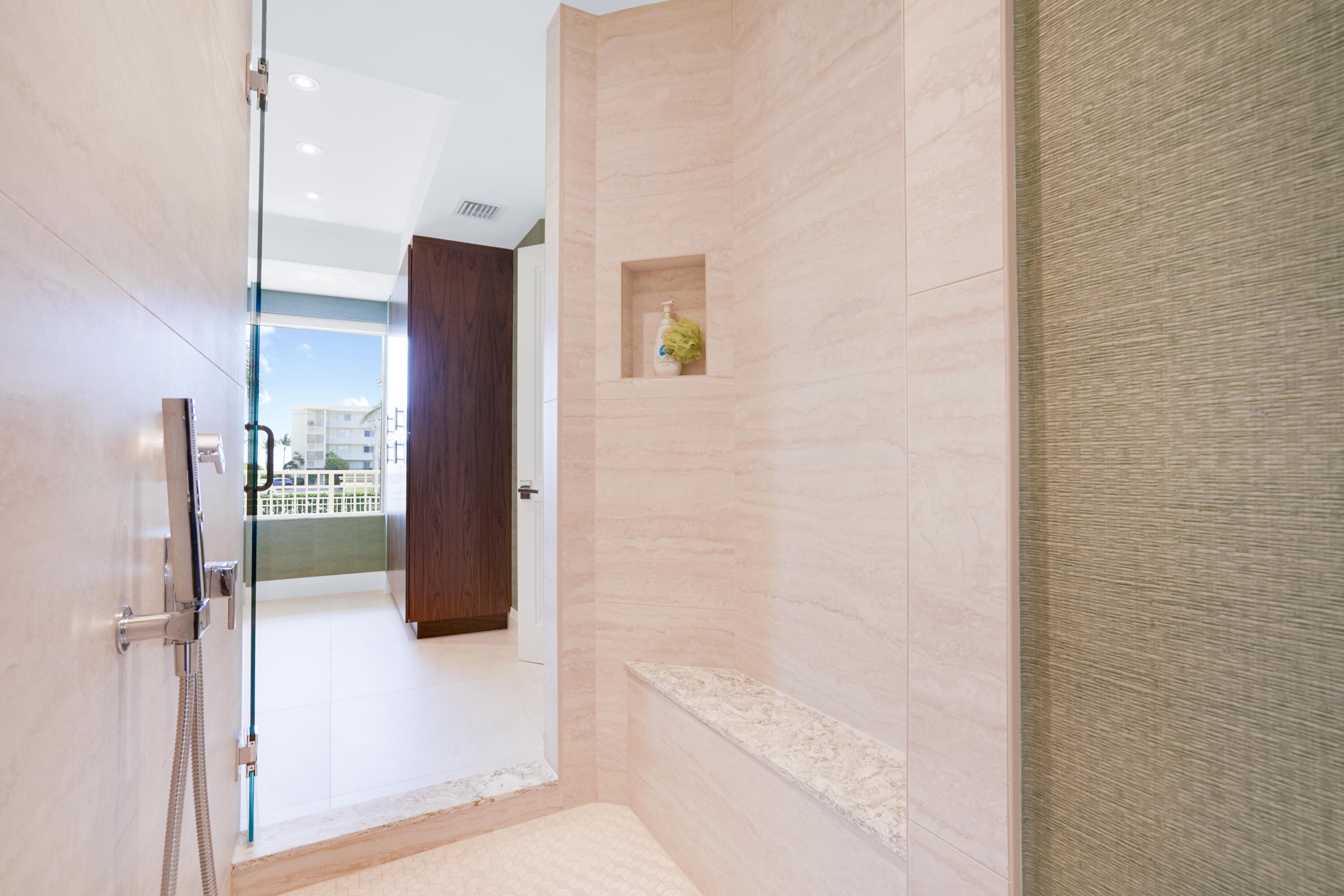 425 South Beach Road, Unit 2O Tequesta, FL 33469 - Photo 24 of 55 ben06692-ben06696