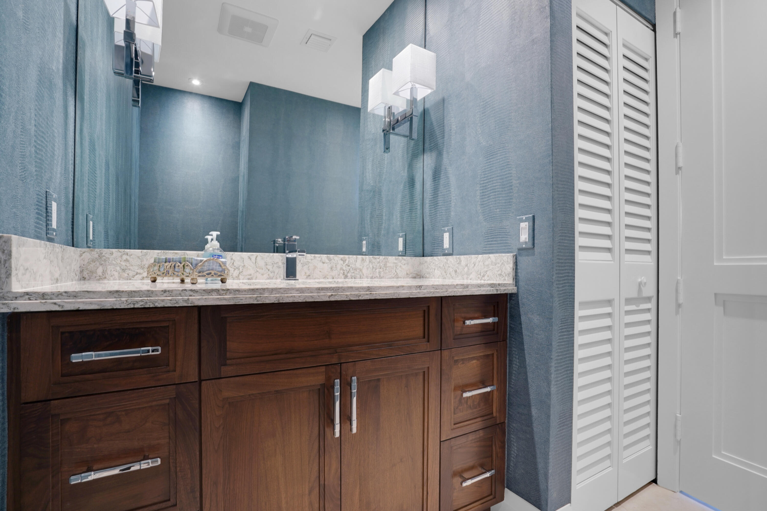 425 South Beach Road, Unit 2O Tequesta, FL 33469 - Photo 27 of 55 ben06487-ben06491