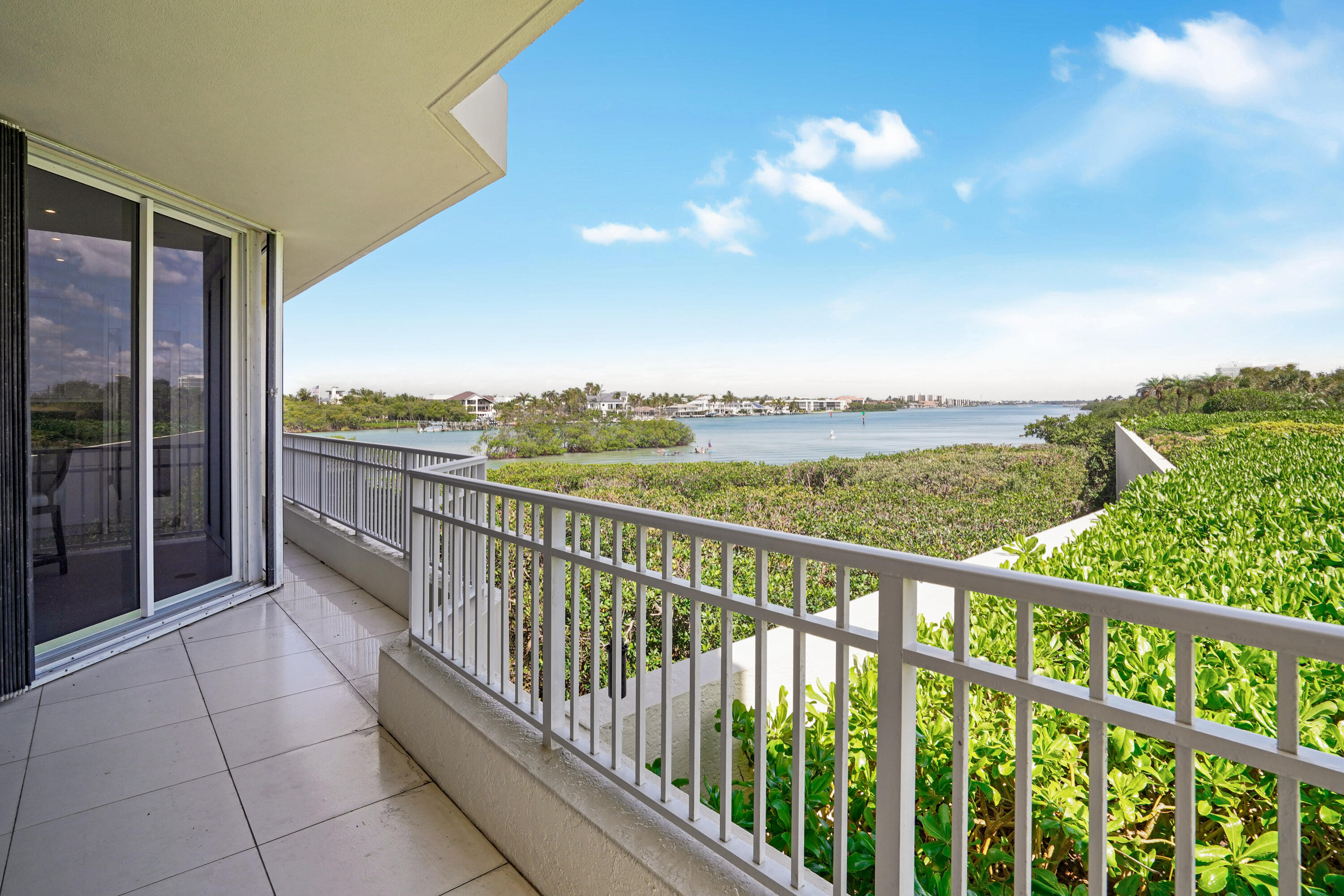 425 South Beach Road, Unit 2O Tequesta, FL 33469 - Photo 29 of 55 BEN06786