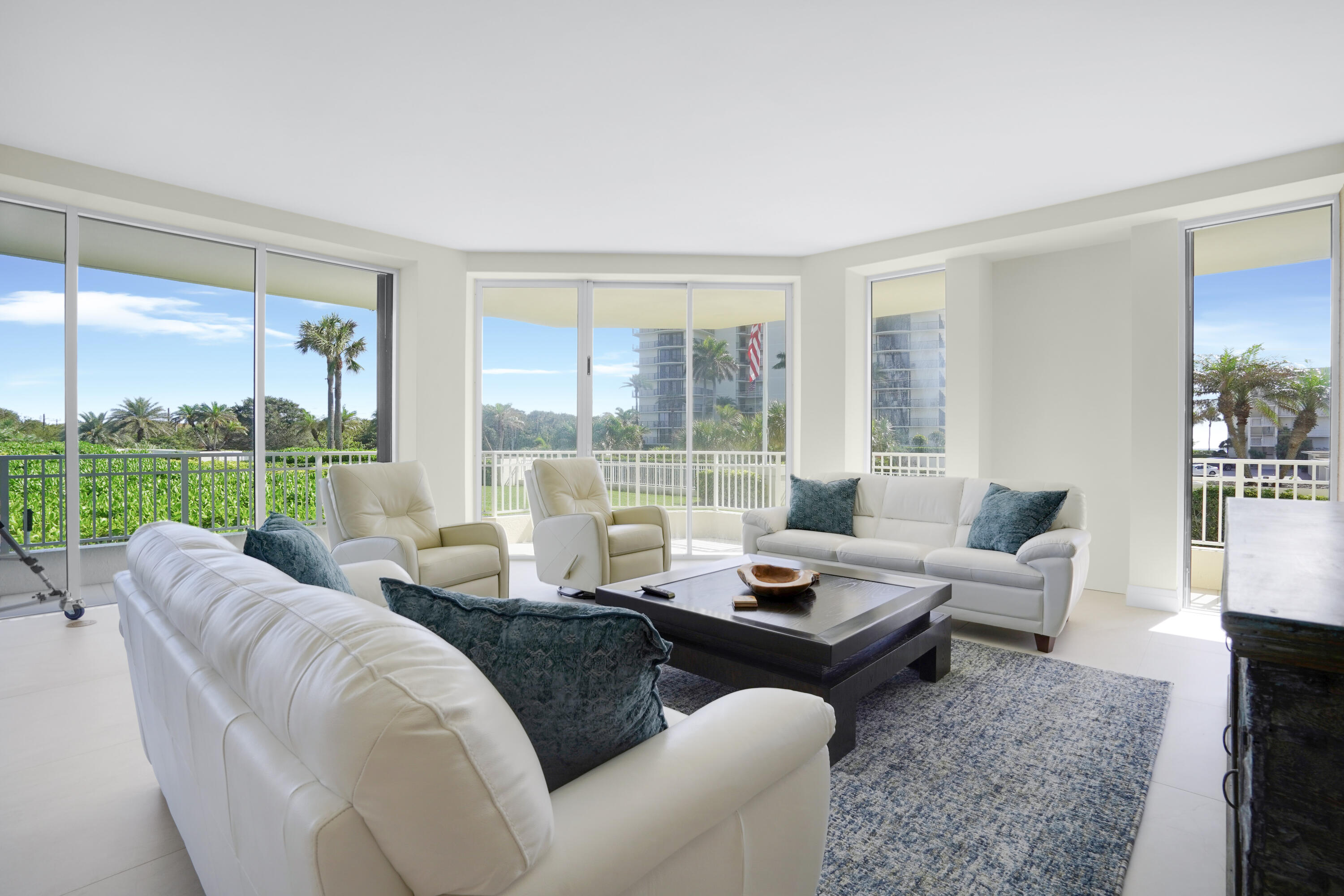 425 South Beach Road, Unit 2O Tequesta, FL 33469 - Photo 3 of 55 ben06512-ben06516