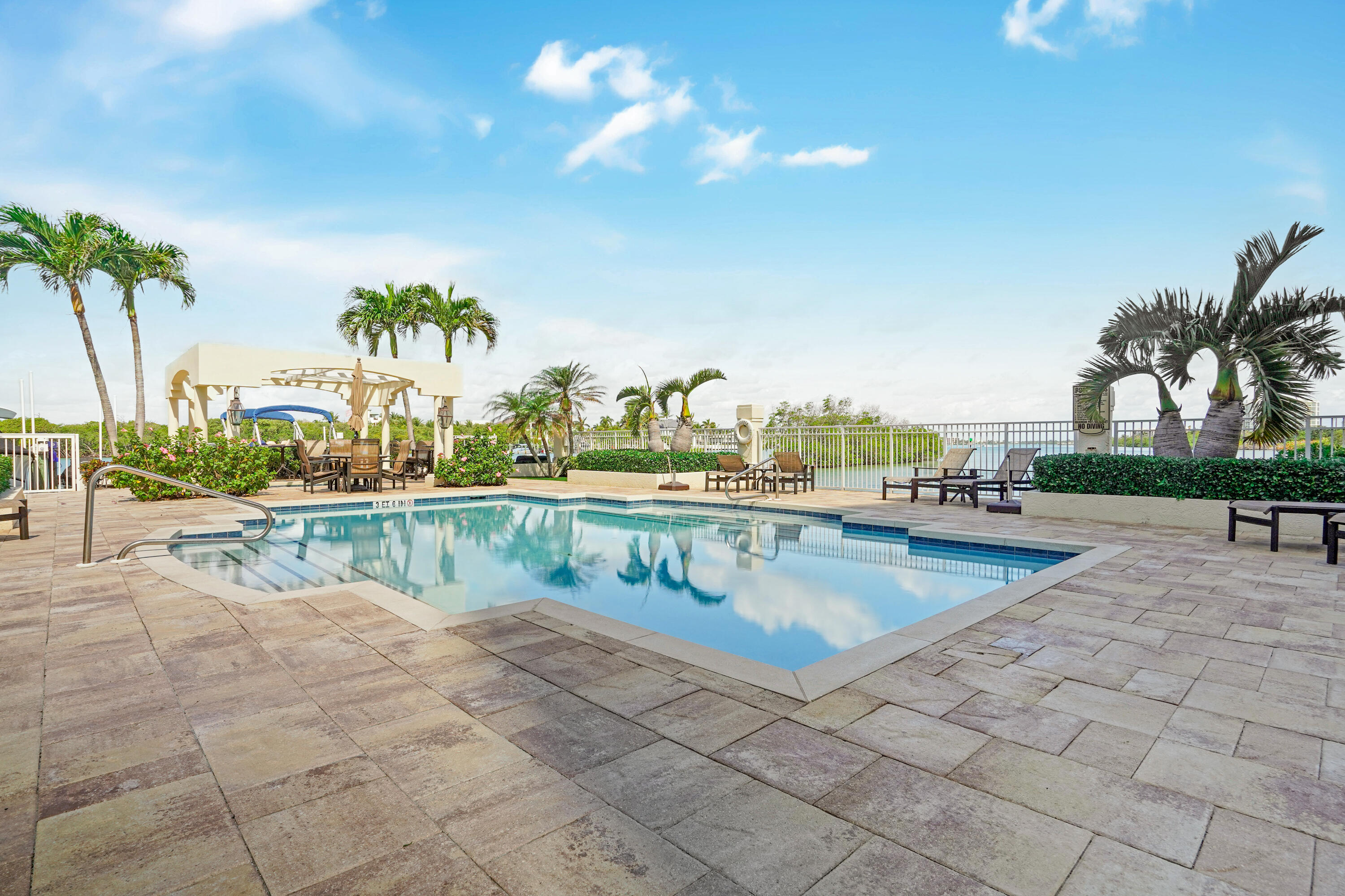 425 South Beach Road, Unit 2O Tequesta, FL 33469 - Photo 33 of 55 BEN06830