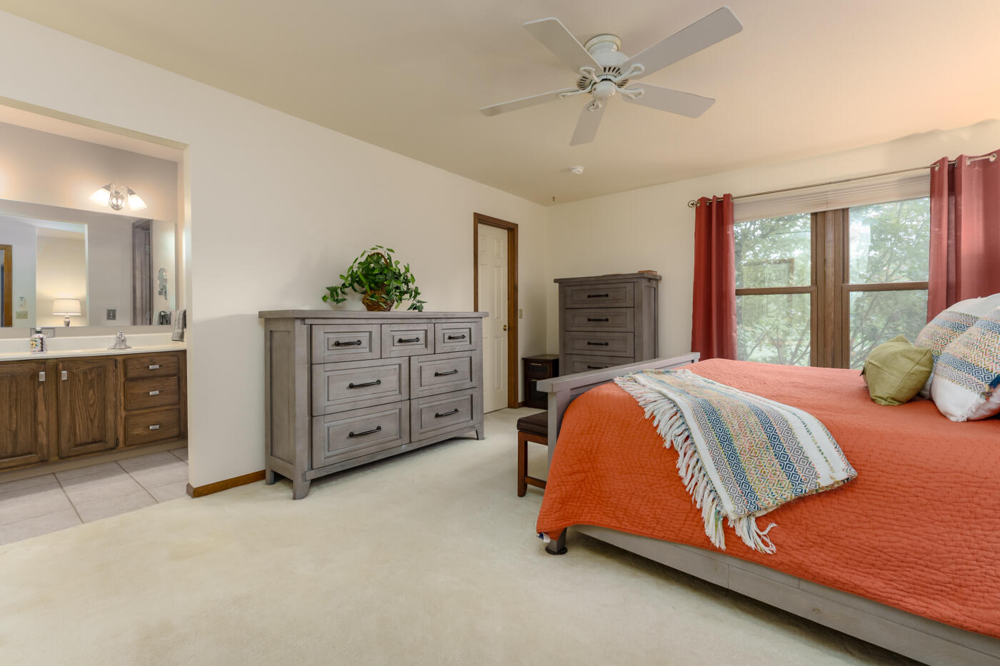 9158 Cotters Ridge Road Richland, MI 49083 - Photo 18 of 40 Primary bedroom with ensuite