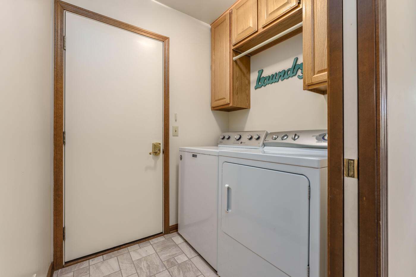 9158 Cotters Ridge Road Richland, MI 49083 - Photo 31 of 40 Main floor laundry