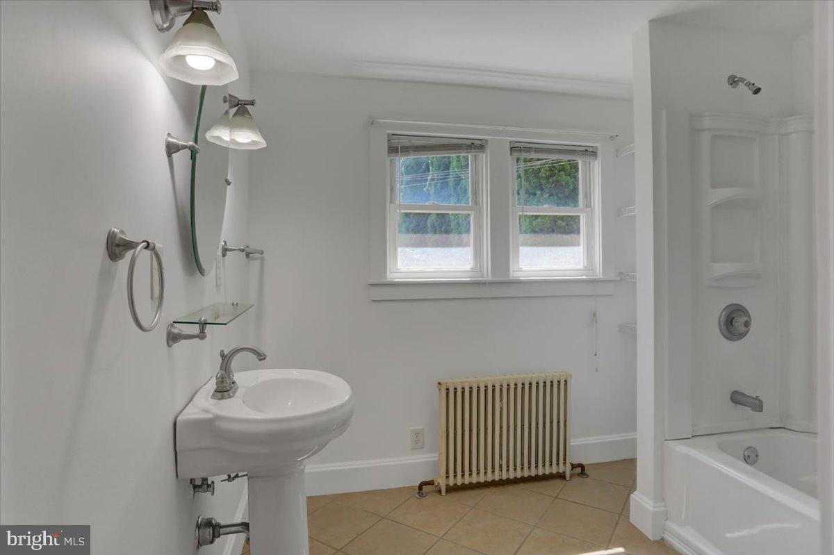 3388 Wayne Road Chambersburg, PA 17202 - Photo 20 of 33 Bath 1