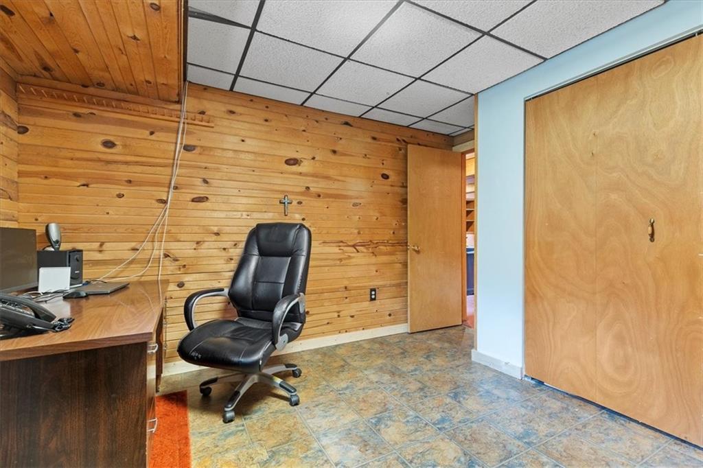 347 Lee Road Burgettstown, PA 15021 - Photo 28 of 48 a view of a workspace