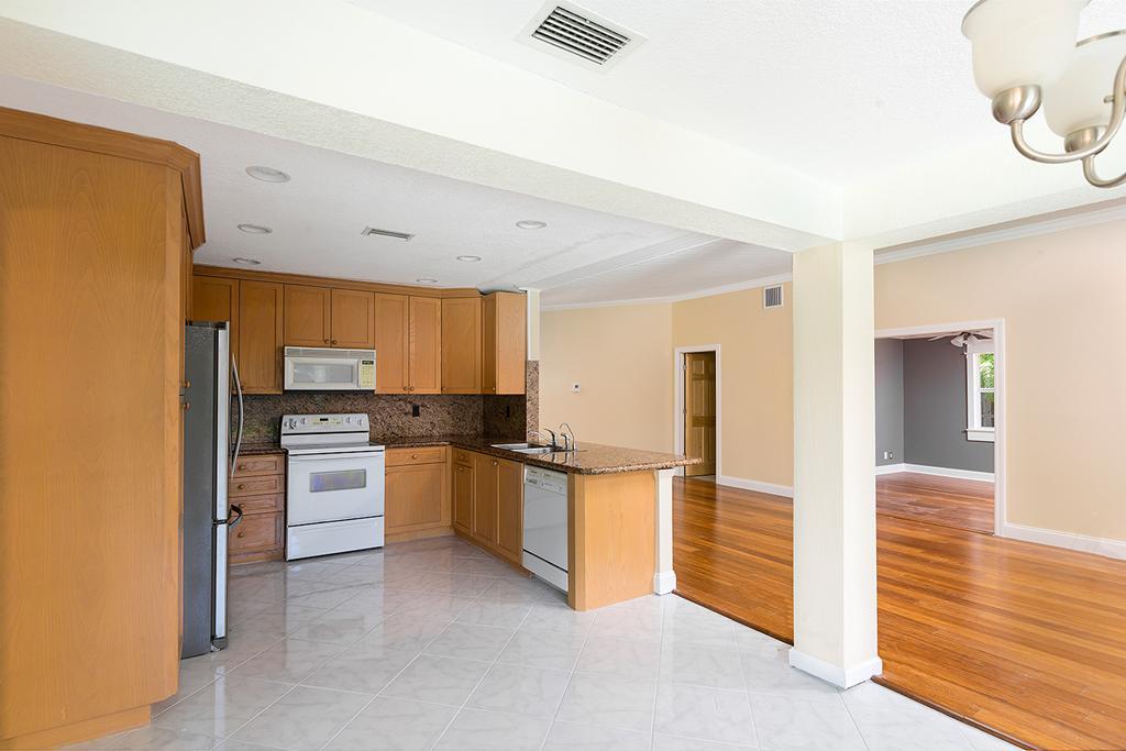 1498 West Royal Palm Road Boca Raton, FL 33486 - Photo 4 of 25 04_Kitchen_Layout