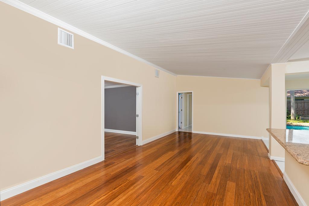 1498 West Royal Palm Road Boca Raton, FL 33486 - Photo 5 of 25 05_Livingroom