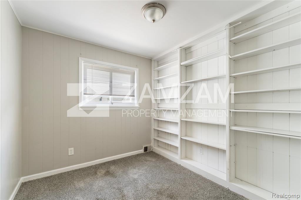 8233 Stephens Center Line, MI 48015 - Photo 10 of 13 Gallery Image 10