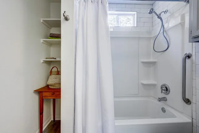 $1,500 | 358 Shady Bluff Drive, Unit B, Wimberley, TX 78676