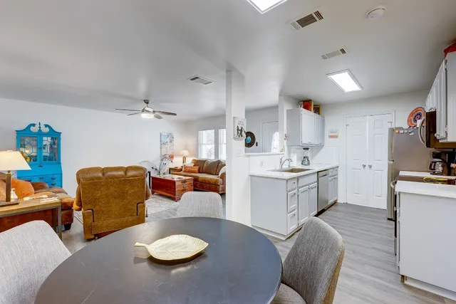 $1,500 | 358 Shady Bluff Drive, Unit B, Wimberley, TX 78676