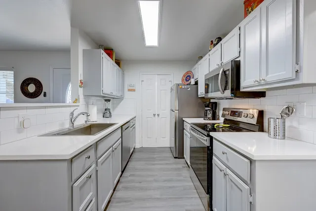 $1,500 | 358 Shady Bluff Drive, Unit B, Wimberley, TX 78676