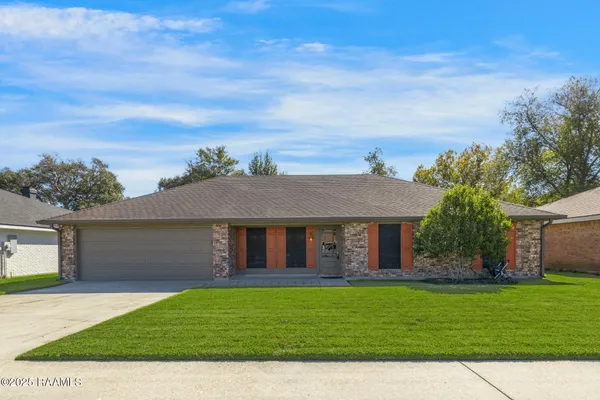 $317,000 | 106 Parsonage Lane, Lafayette, LA 70503