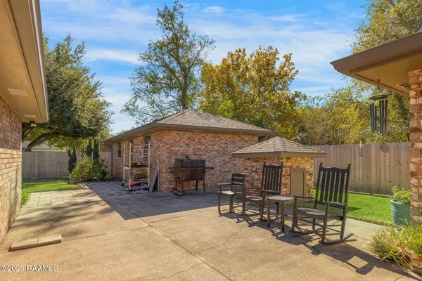 $317,000 | 106 Parsonage Lane, Lafayette, LA 70503