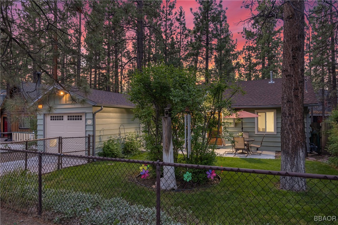 913 West Rainbow Blvd