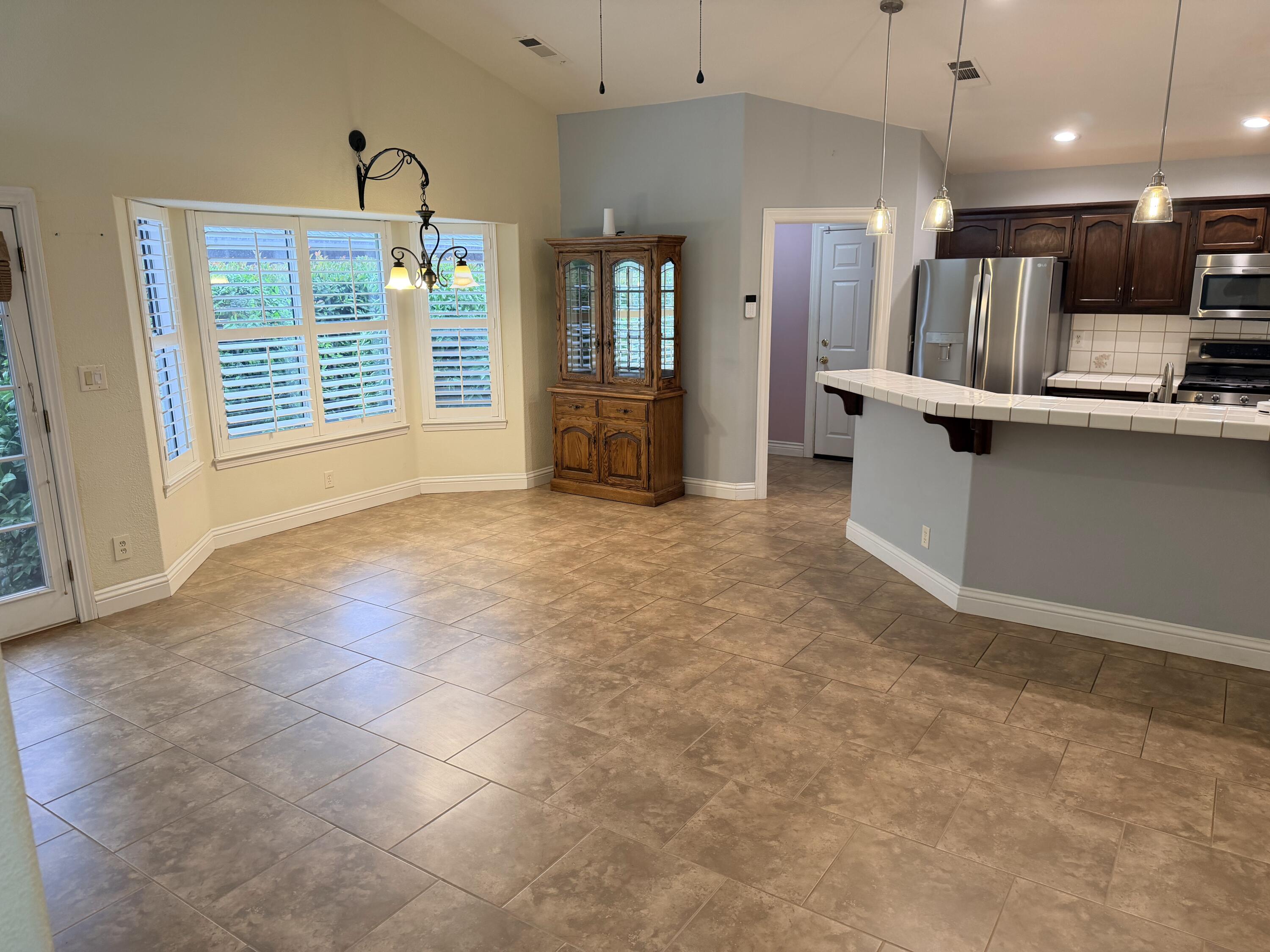2995 Howard Drive Redding, CA 96001 - Photo 12 of 49 Breakfast Nook