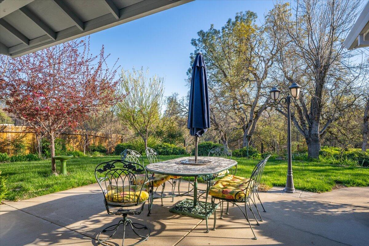 2995 Howard Drive Redding, CA 96001 - Photo 29 of 49 Large patio