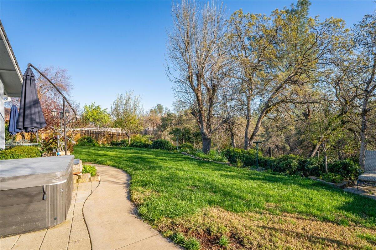 2995 Howard Drive Redding, CA 96001 - Photo 38 of 49 Concrete Paths