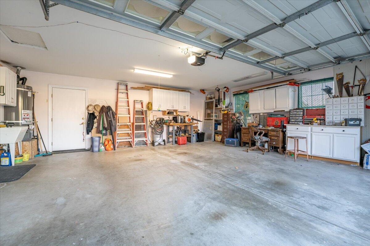 2995 Howard Drive Redding, CA 96001 - Photo 47 of 49 Garage Storage