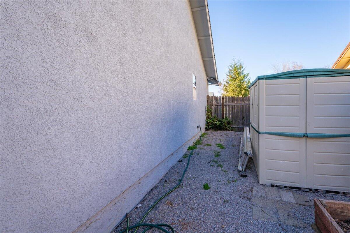 2995 Howard Drive Redding, CA 96001 - Photo 57 of 57 a backyard of a house