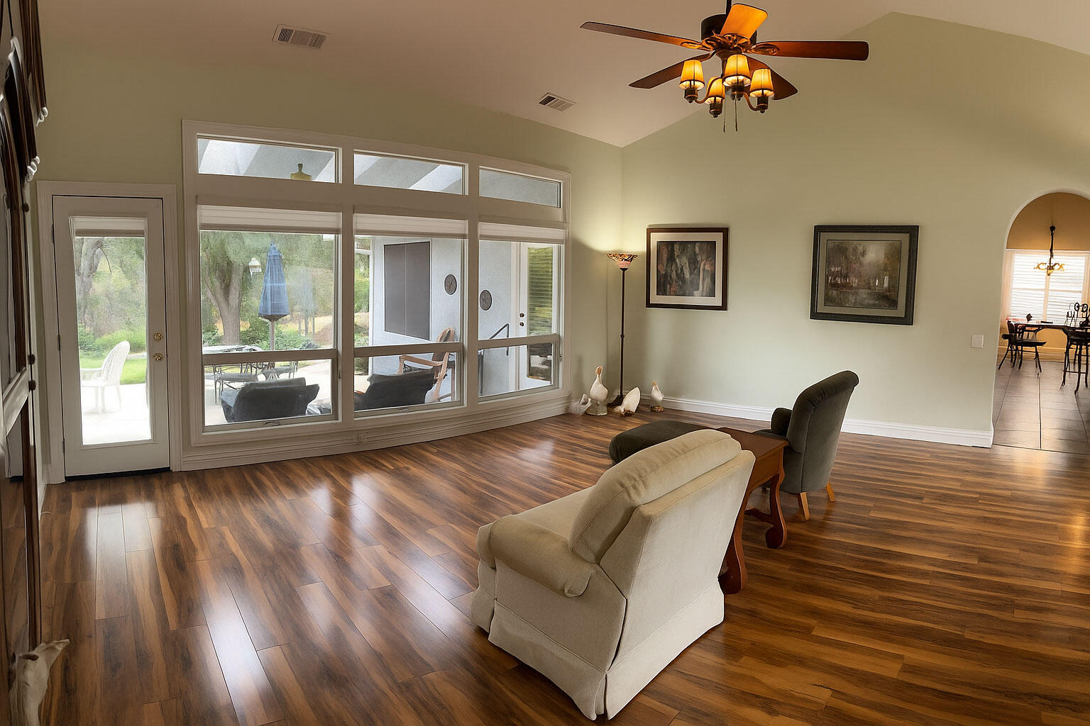 2995 Howard Drive Redding, CA 96001 - Photo 7 of 49 Livingroom