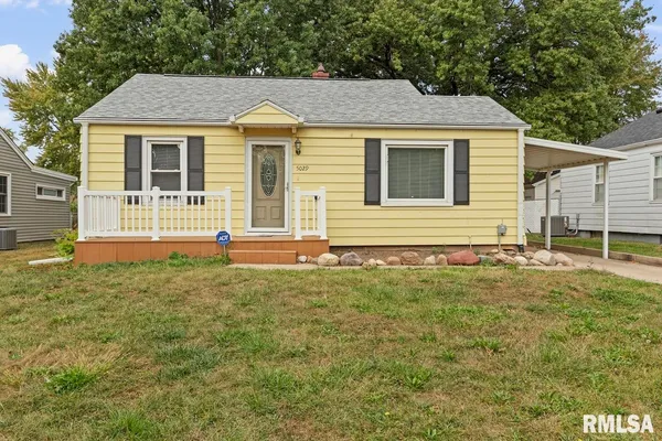 $1,800 | 5029 North Best Street, Peoria Heights, IL 61616