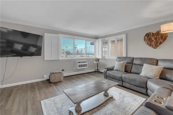 $159,900 | 1011 Westage At The Harbor, Irondequoit, NY 14617