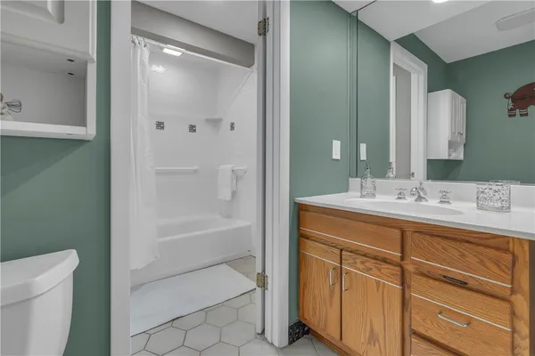 $159,900 | 1011 Westage At The Harbor, Irondequoit, NY 14617