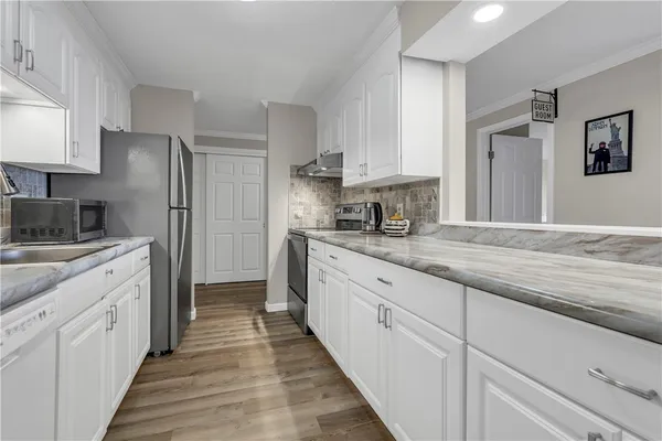 $159,900 | 1011 Westage At The Harbor, Irondequoit, NY 14617
