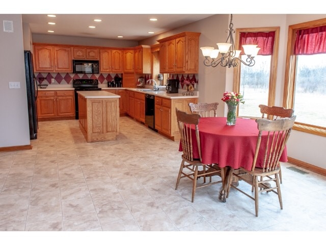 11814 North County Line Road East Spencerville, IN 46788 - Photo 12 of 34