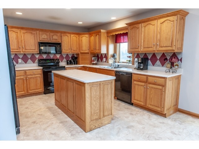 11814 North County Line Road East Spencerville, IN 46788 - Photo 3 of 34