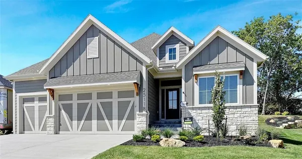$970,710 | 22476 West 90th Terrace, Lenexa, KS 66220