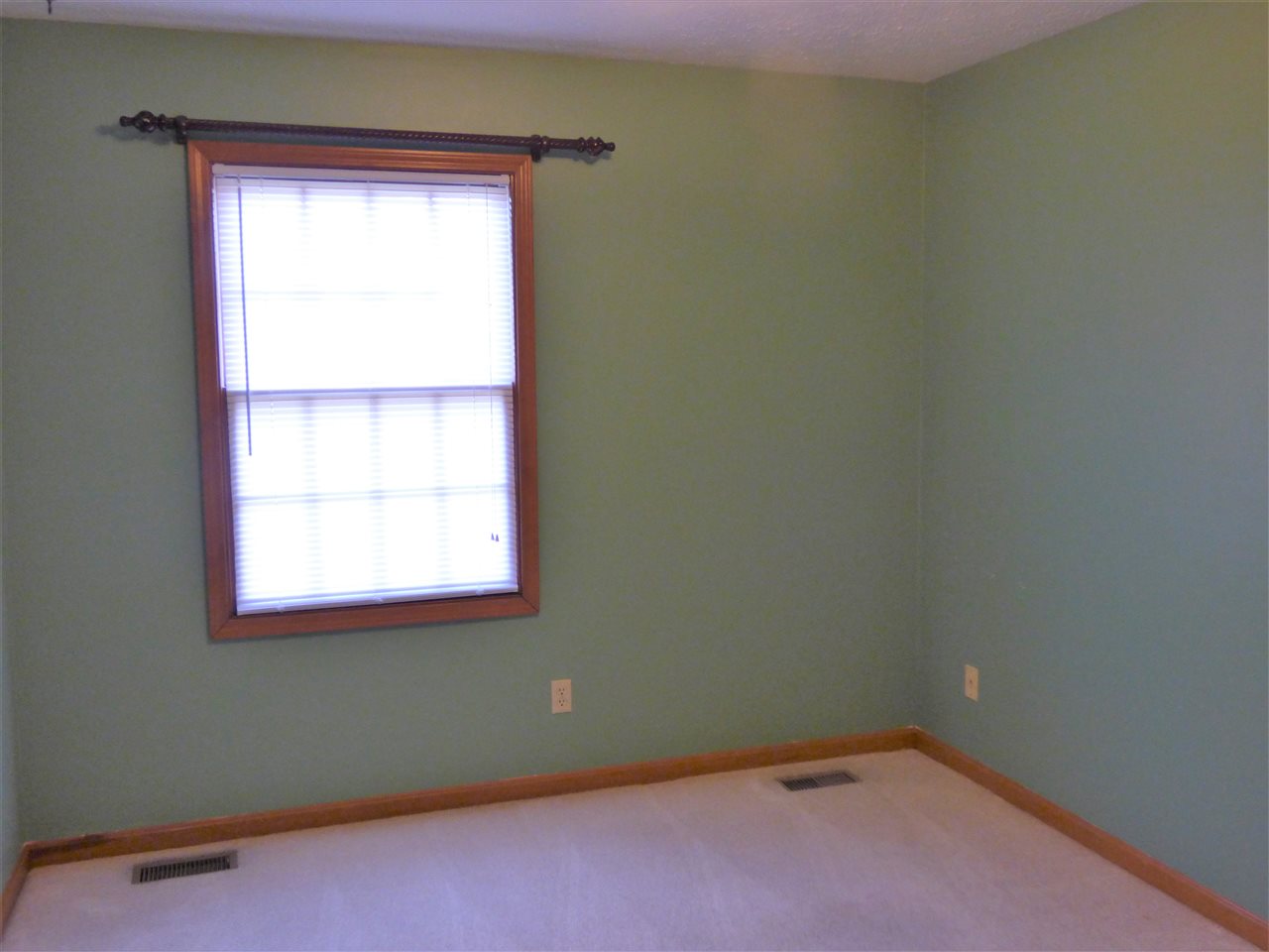 7555 Ridgebrook Newburgh, IN 47630 - Photo 17 of 29 Gallery Image 17