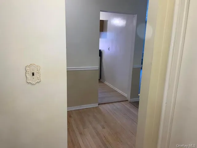 $1,975 | 22 Lawrence Drive, Unit C, White Plains, NY 10603