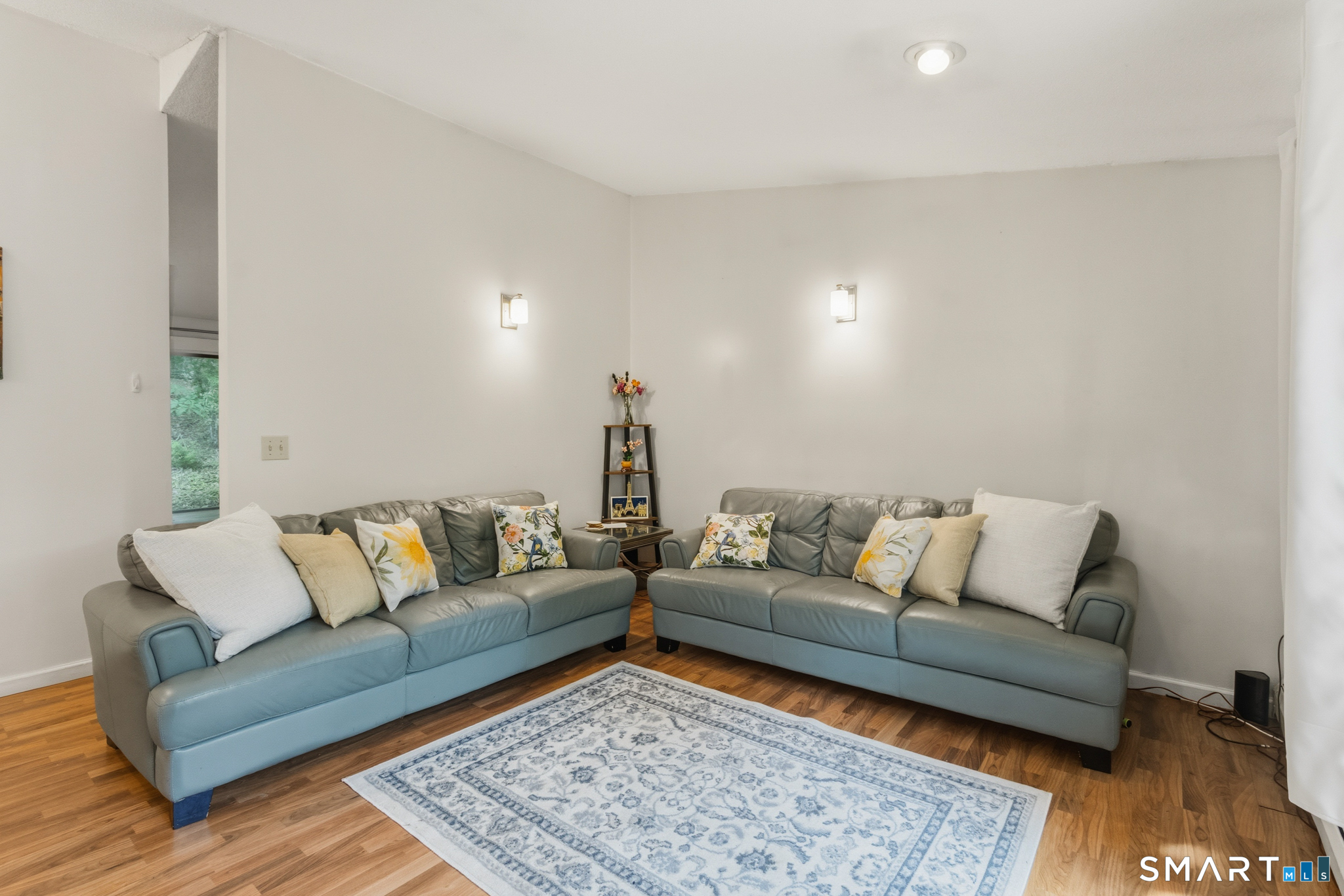 72 Old Meadow Plain Road Simsbury, CT 06089 - Photo 3 of 40