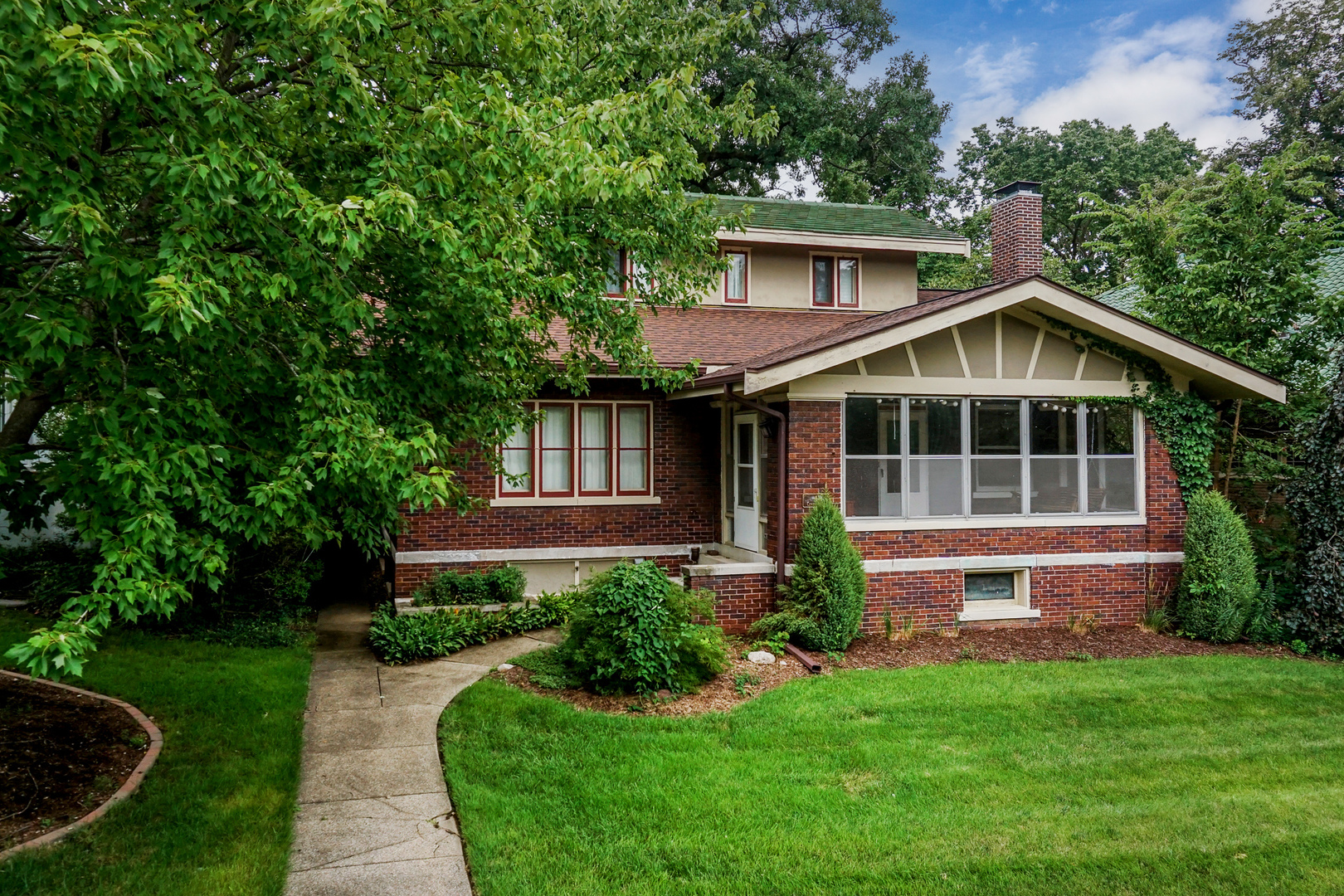 4 Clinton Place Normal, IL 61761 - Photo 37 of 38 a front view of a house with a yard