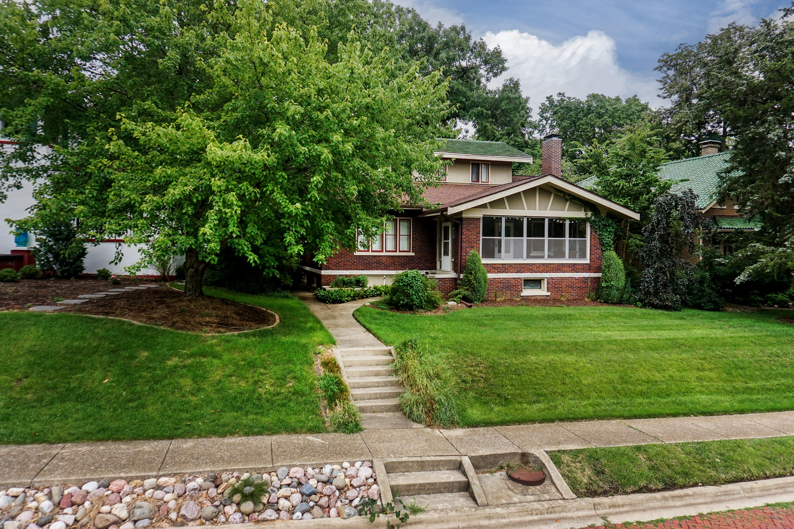 4 Clinton Place Normal, IL 61761 - Photo 38 of 38 a front view of a house with a yard